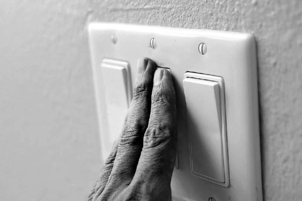 霍爾元件在按鈕開關(guān)中的應(yīng)用——以無錫華芯科技HX6383為例